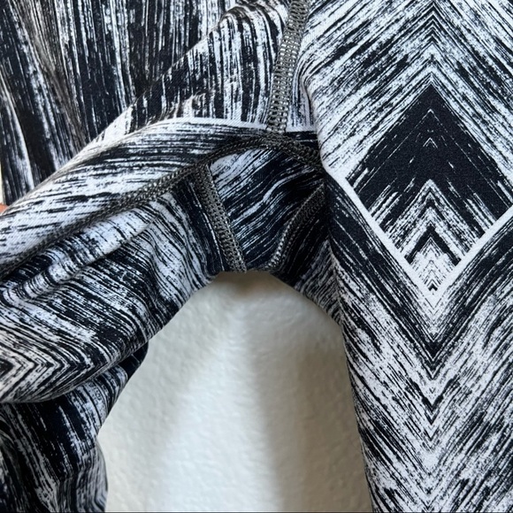 Lululemon- Wunder Under Pant *Full-On Luon (Roll Down) - Size 4 - Picture 6 of 11